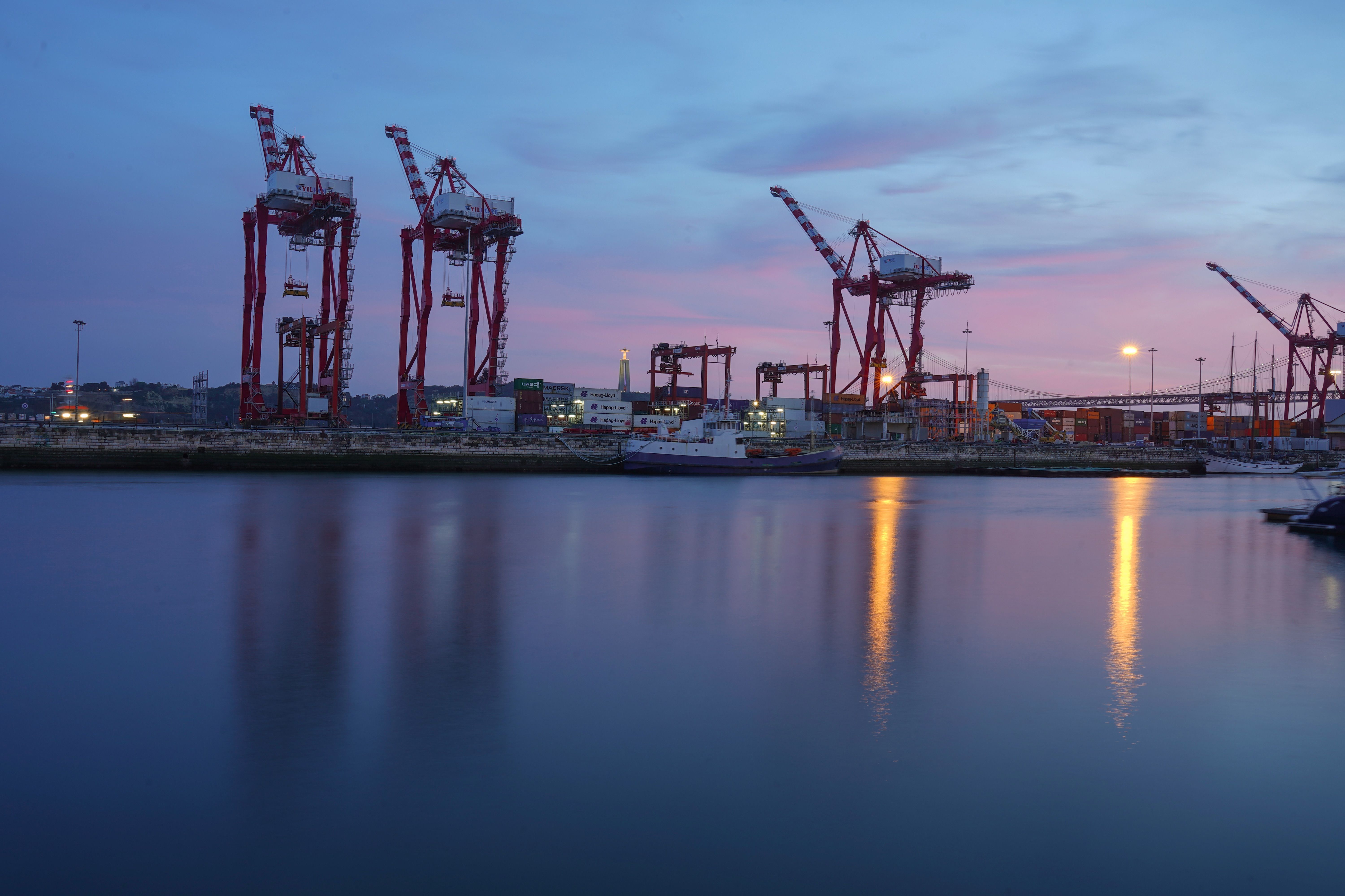 Navigating Cross-Border Freight in SADC: 5 Quick Tips to Avoid Customs Delays